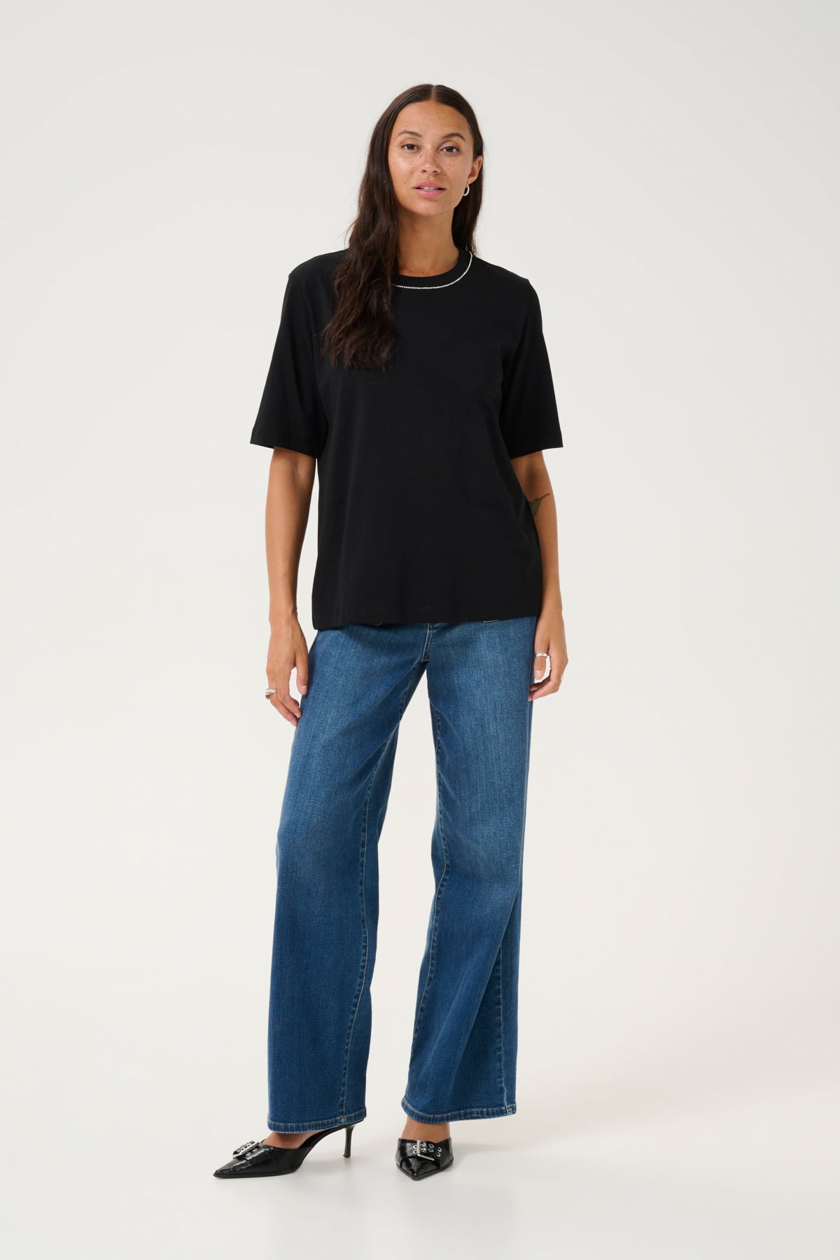 KAivana T-Shirt - Black Deep