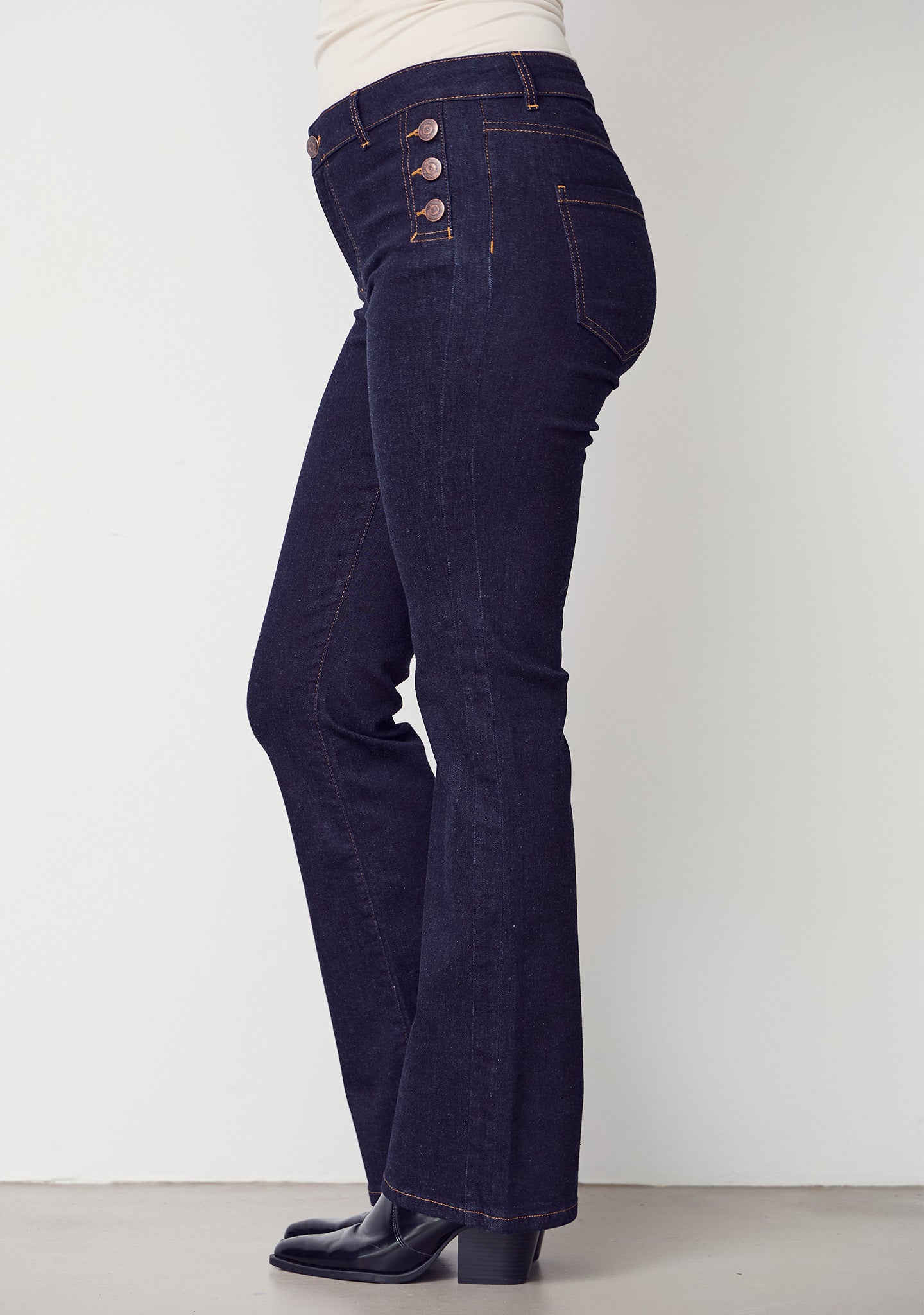 Como Flare Button Jeans - Unwashed Denim