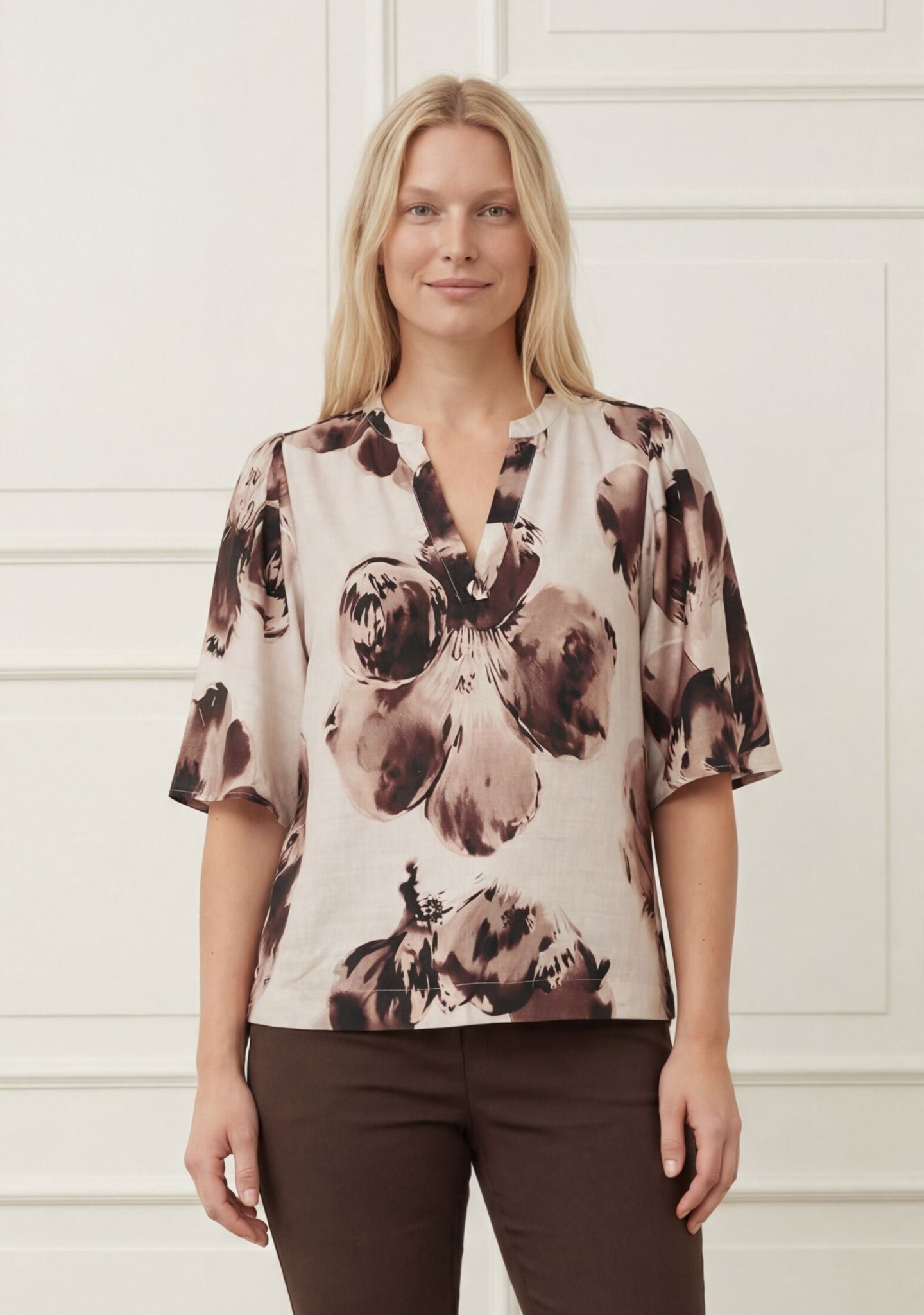 Naomi SS Blouse - Aubergine Floral
