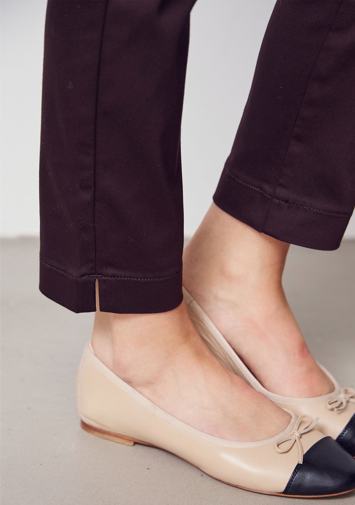 Isay Chino Pants - Dark Brown