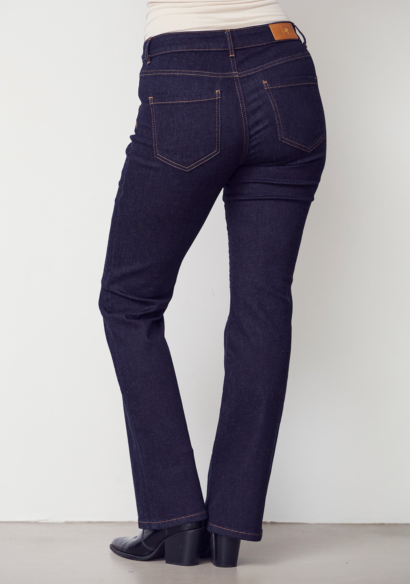 Como Flare Button Jeans - Unwashed Denim