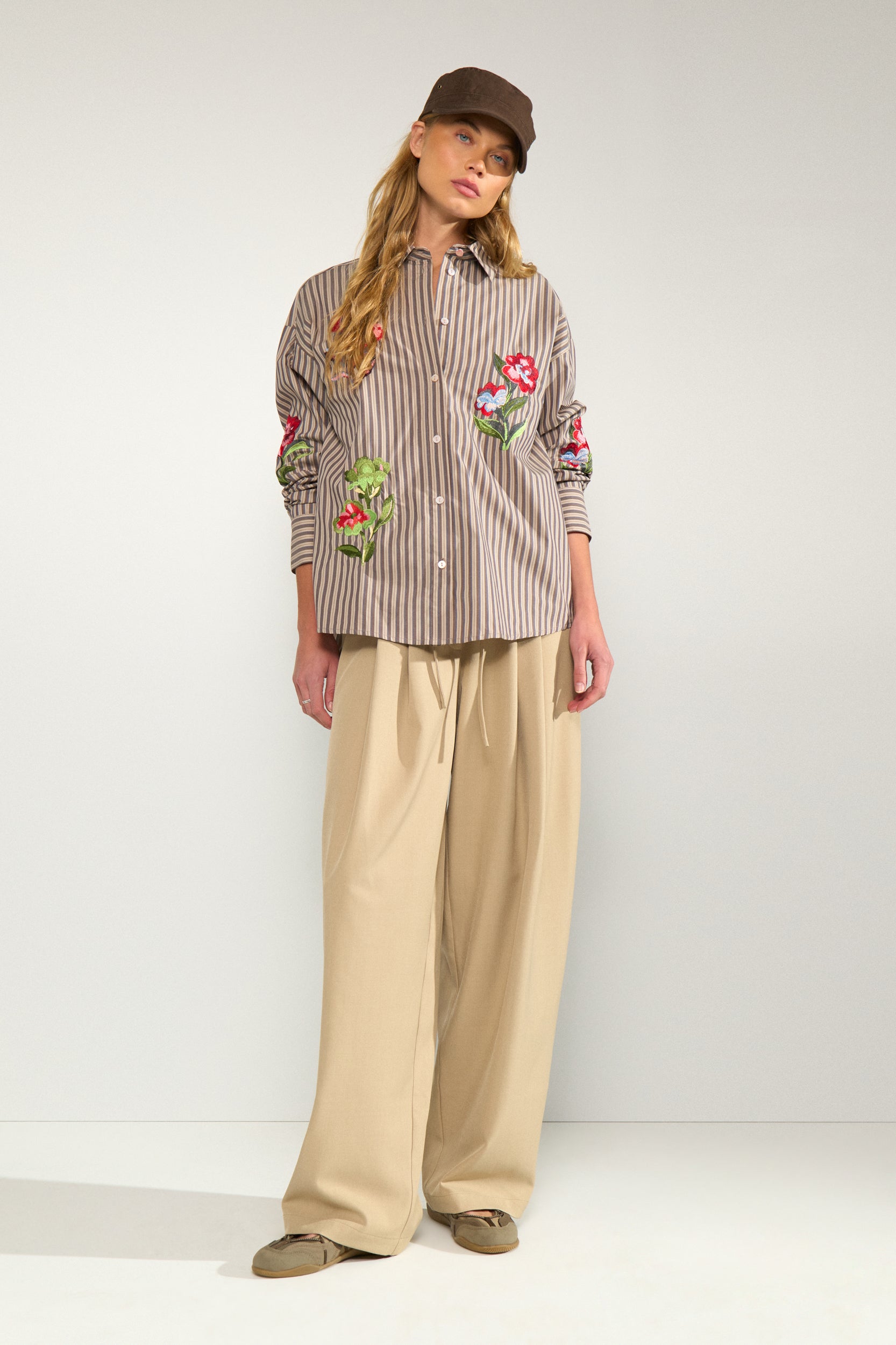 NUkacey Embroidery Shirt - Deep Taupe
