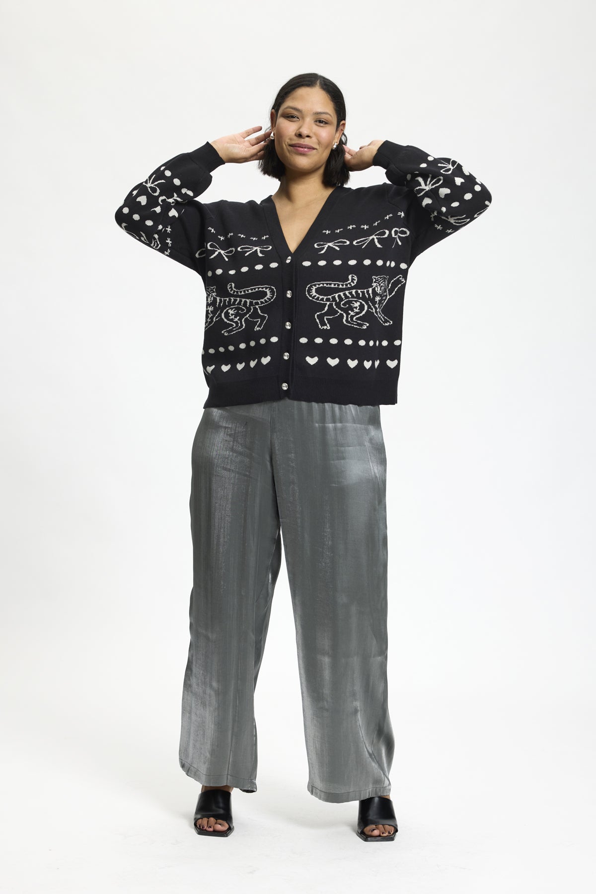 Any-Tabitha Cardigan - Black